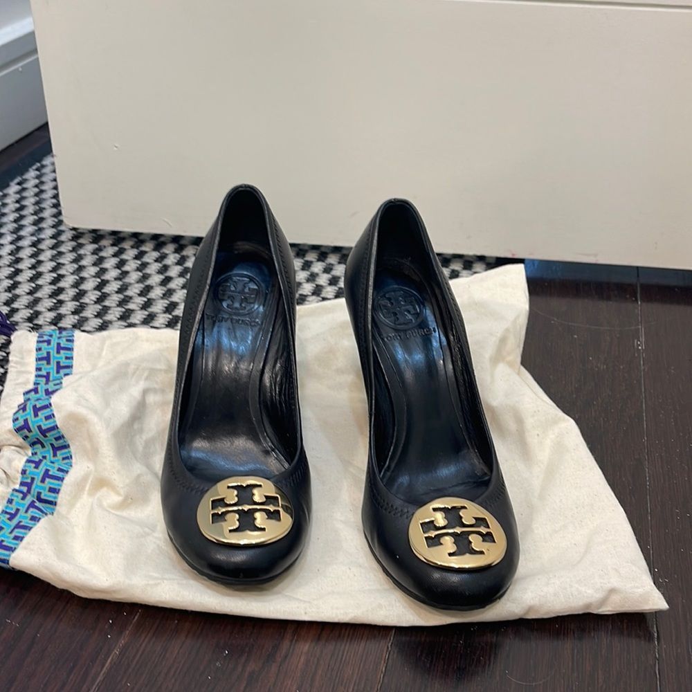 Tory Burch Black Leather Pumps with Gold Logo Medallions